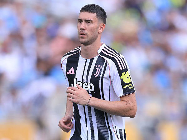 Milan Tunggu Momen Tepat, Dusan Vlahovic dan Ramos Target Utama